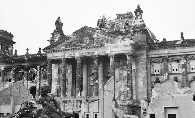 Рейхстаг в 1945 году