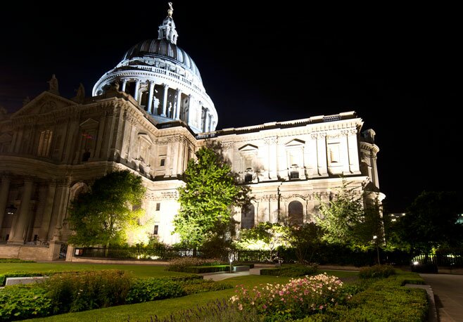 Собор Св. Павла в ночных огнях